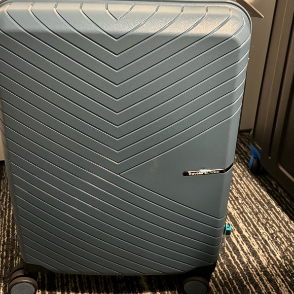 Carry on luggage - Picture 1 of 5